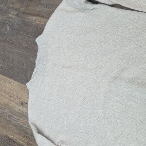 Elegant Women's Light Gray Sweater